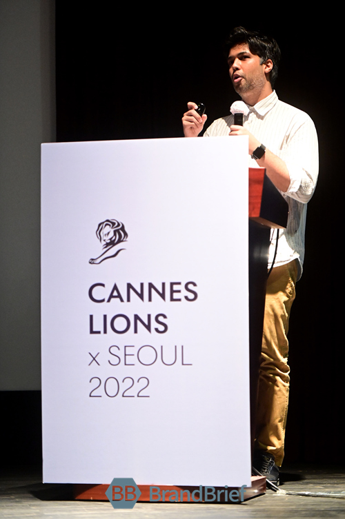 '칸 라이언즈 서울 2022'에서 발표하는 사판 카디르 파울러스 CD ⓒ정상윤기자