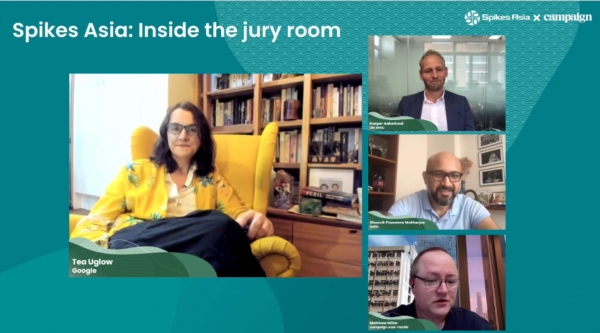 (왼쪽부터 시계방향) 티 어글로, 캐스퍼 애커런, 수빅 프라산나 무케르지가 패널로 출연한 Inside the jury room 세션. ⓒ2022 Spikes Asia