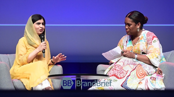 (좌측부터)말랄라 유사프자이(Malala Yousafzai)와 나자 벨란 화이트(Nadja Bellan-White) 미디어 마케팅 디렉터. ⓒ프랑스 칸 = 이기륭 기자