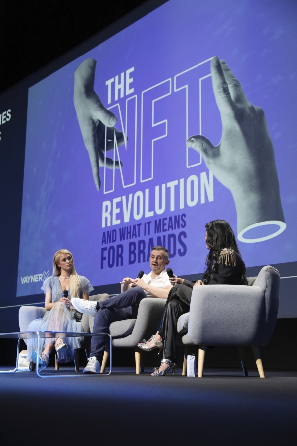 (좌측부터)패리스 힐튼(Paris Hilton) 11:11 미디어(11:11 Media) CEO, 게리 베이너척(Gary Vaynerchuk) 베이너X(VaynerX) & 베이너미디어(VaynerMedia) 회장 겸 CEO, 진행자 스완 시트(Swan Sit) 크리에이터. ⓒCannes Lions