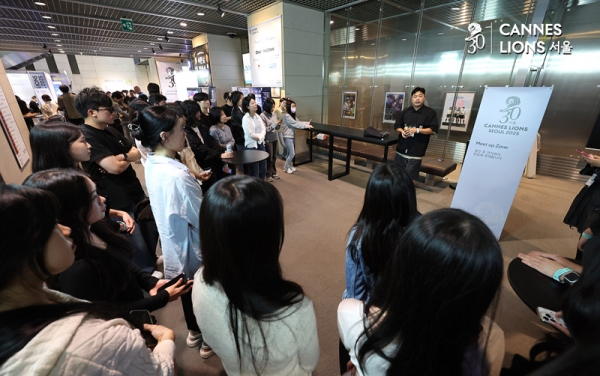 이성헌 돌고래유괴단 부대표가 26일 서울 종로구 광화문 씨네큐브에서 열린 '2025 칸 라이언즈 서울'에서 밋업 시간을 갖고 있다. ⓒ정상윤 기자